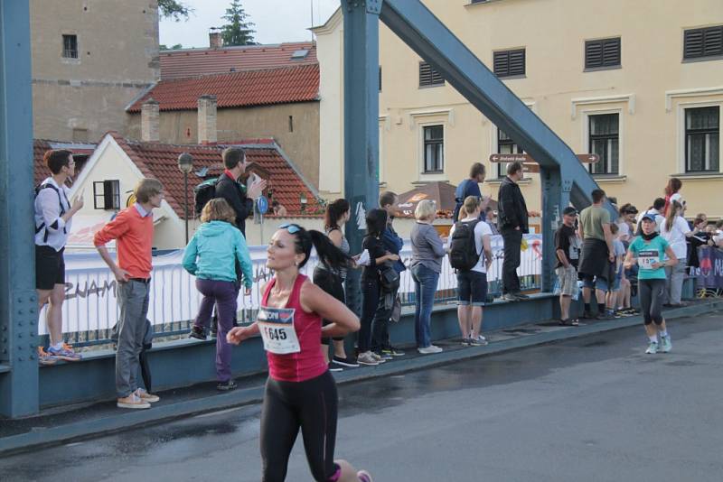 Závodníci Mattoni 1/2Maratonu 2016 v Českých Budějovicích.