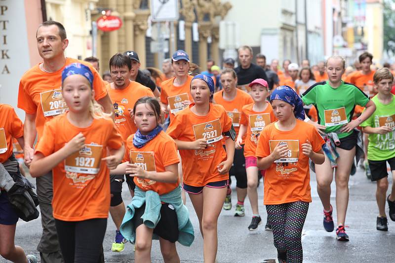 Děti a jejich rodiče a prarodiče si užili dětský  běh, který přecházel půlmaratonu.