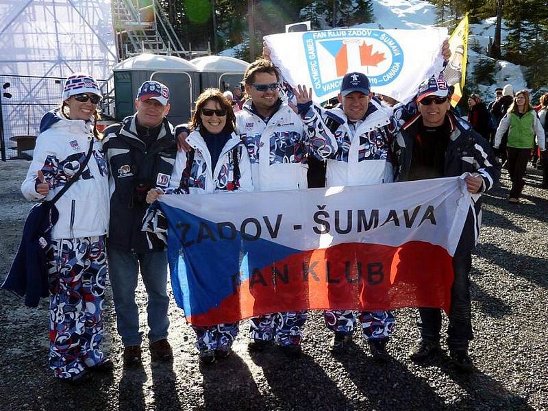 S touto partou super lidí jsme strávili část dne. Zleva Anička Horáková fyzioterapeutka, Petr, Nikola Sudová, Vladislav Hospodár doktor, Radek Herot trenér a já.