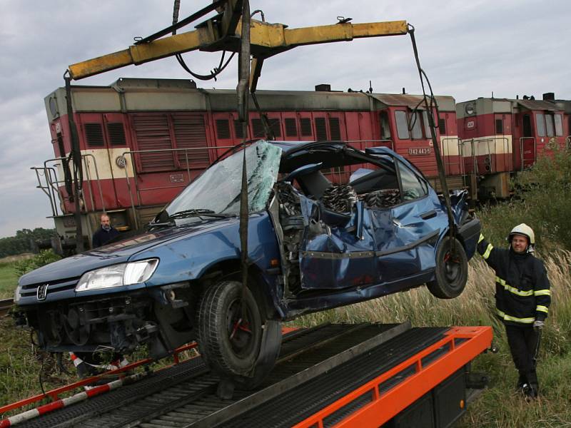 Dopravní nehody na nechráněných železničních přejezdech nejsou ojedinělé. K rizikovým patří také přejezd na Včelné u Českých Budějovic, kde se stala  nehoda letos v září.