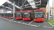 Jedenáct elektrobusů představili ve středu 3. října zástupci budějovického dopravního podniku