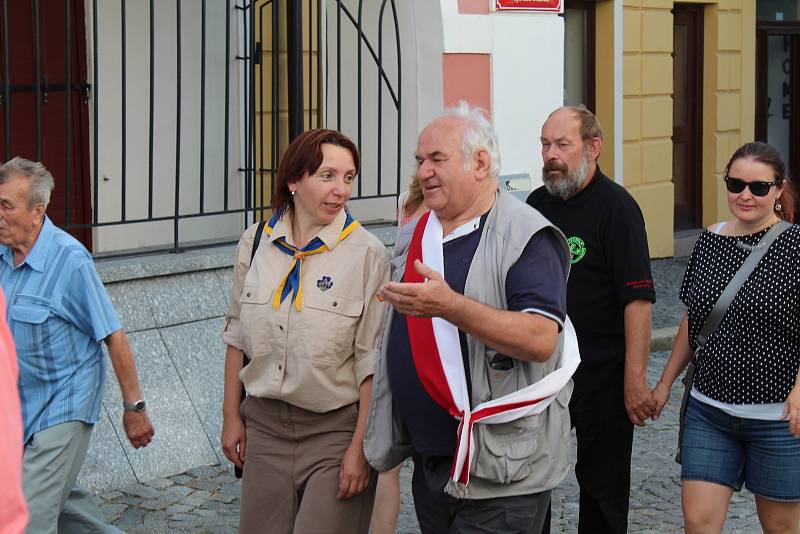 Sobotní městské slavnosti zasvětili Vltavotýnští známému loutkáři Matěji Kopeckému, který byl ve městě pohřben.