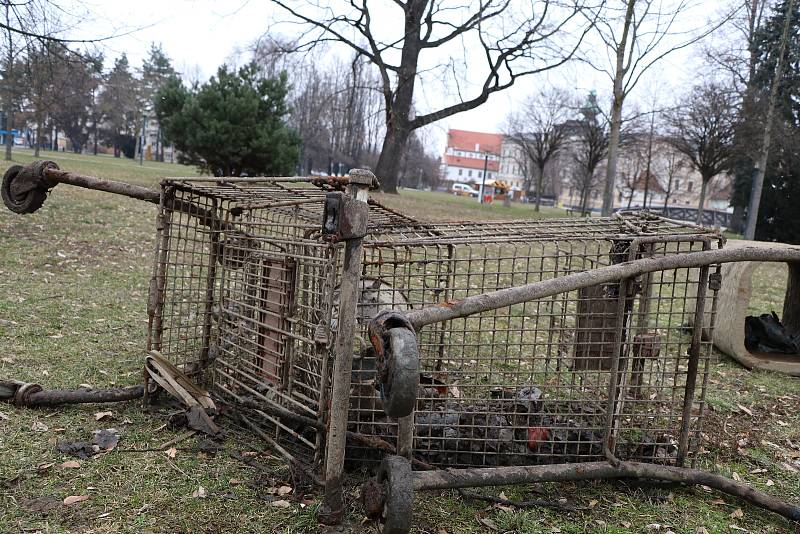 České Budějovice,vypuštěné řeky kvůli opravě jezu u Dlouhého mostu