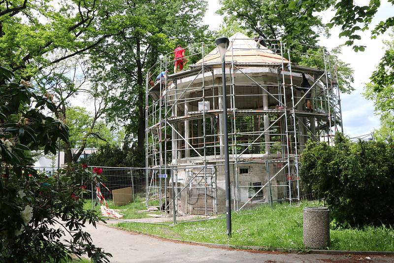 Oprava Háječku v Českých Budějovicích začala na konci května a měla by být hotova do září příštího roku.