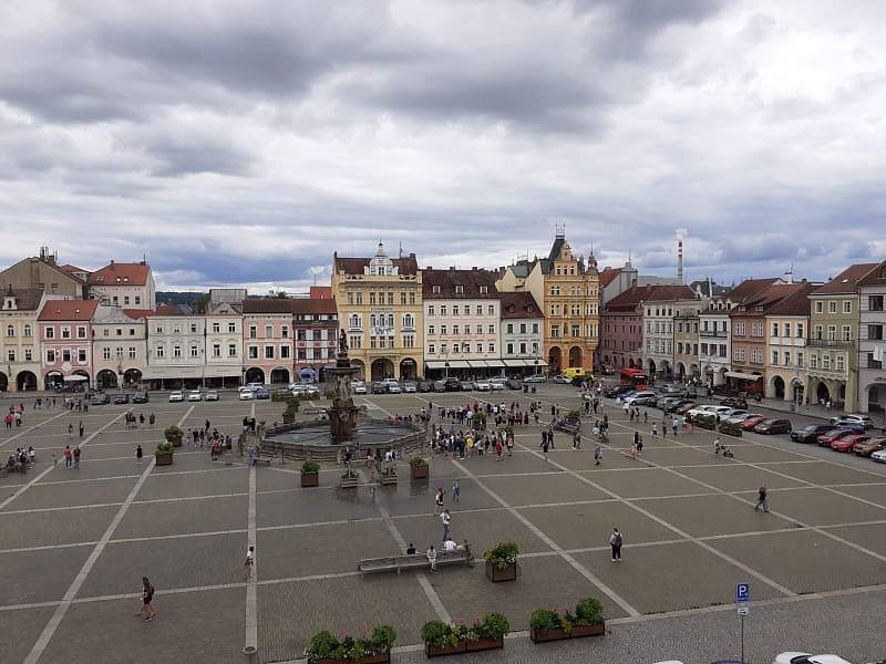 Policejní zásah na českobudějovickém náměstí.