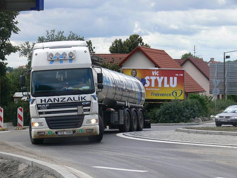 Nová dálnice umožní rychlejší přůjezd kamionům, a tudíž se zlepší celkový provoz.