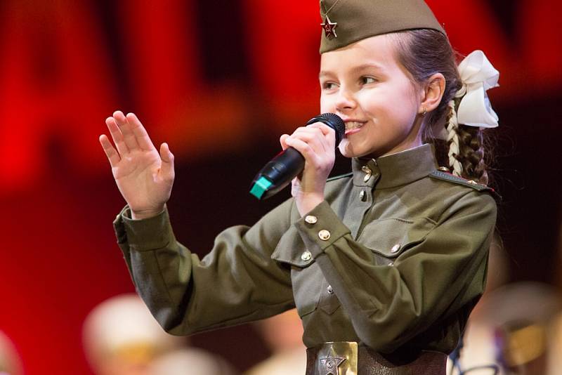 Alexandrovci zpívali 8. prosince v českobudějovické Budvar aréně. Přilákali asi 3000 lidí. Nadchla i sedmiletá Valeria „Lery“ Kurnuškina, na závěr halu rozezpívala s písní Kaťuša.