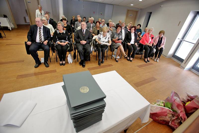 Pedagogická fakulta uspořádala pro své absolventy Zlatou promoci.