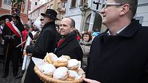 Také České Budějovice si užily masopustní veselí. V průvodu tu tradičně nechybí mládenecká, slaměná a mečová koleda.