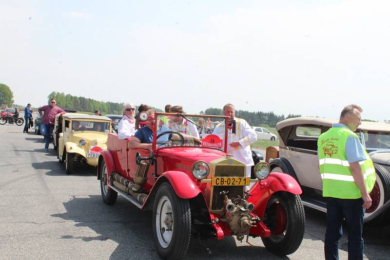 Veteránská Rallye Křivonoska 2018 se uskutečnila 5. května. Jelo se na trase Autokemp Křivonoska - Bechyně - Hluboká nad Vltavou. Jedna z technických zkoušek byla na letišti Hodonice.