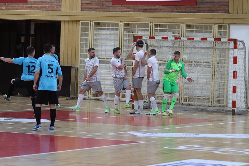 Utkání druhé futsalové ligy Absolut Černý Dub - Turnov (9:4) .