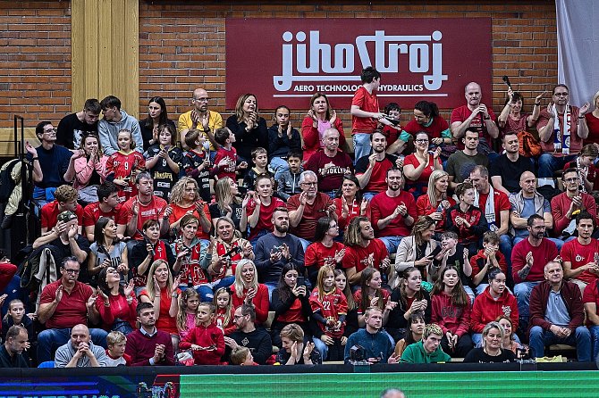 Vyprodaná Sportovní hala dotlačila volejbalisty Jihostroje k titulu.