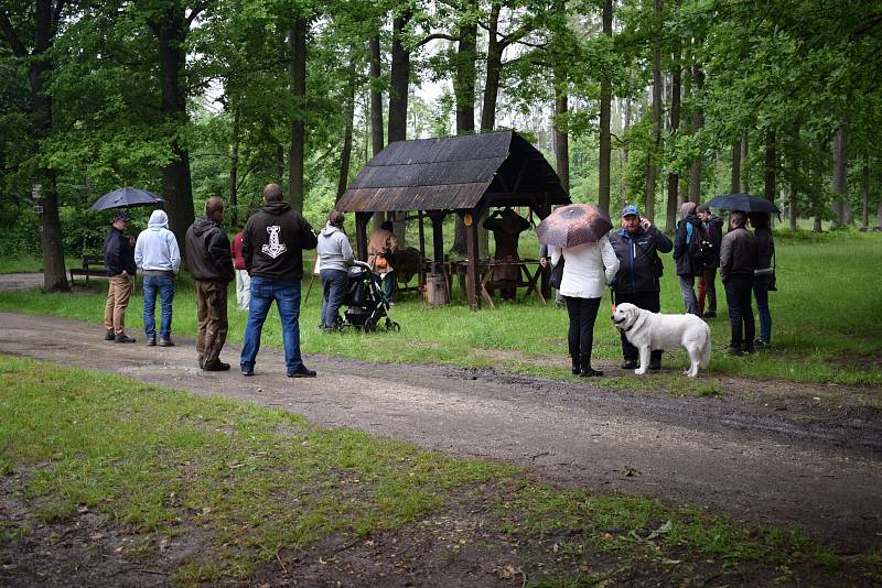 V sobotu 20. června proběhla v areálu Památníku Jana Žižky z Trocnova akce pro veřejnost nazvaná Kovodělná řemesla v čase míru i války aneb středověké kovářství a zpracování barevných kovů.