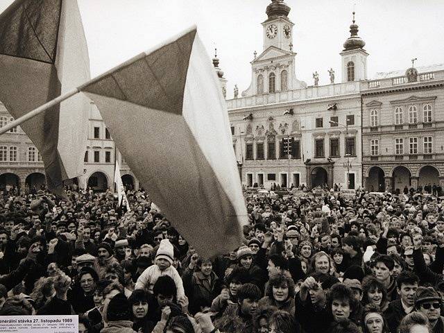 Listopad 1989 v Českých Budějovicích.