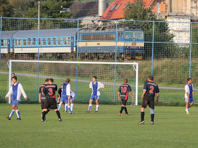 Rezervní tým Hrdějovic v okresním přeboru doma vyprovodil Horní Stroipnici debaklem 7:1. Pozor, jede vlak!