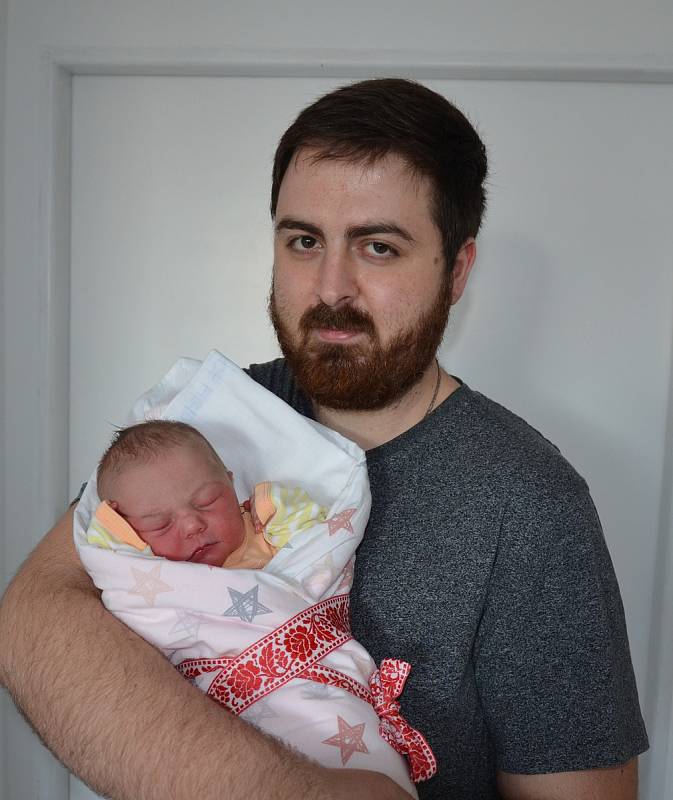 Alena Kršková z Bernartic. Prvorozená dcera Adély Rakovanové a Tomáše Kršky se narodila 6. 1. 2022 ve 2.23 hodin. Při narození vážila 3450 g a měřila 50 cm.
