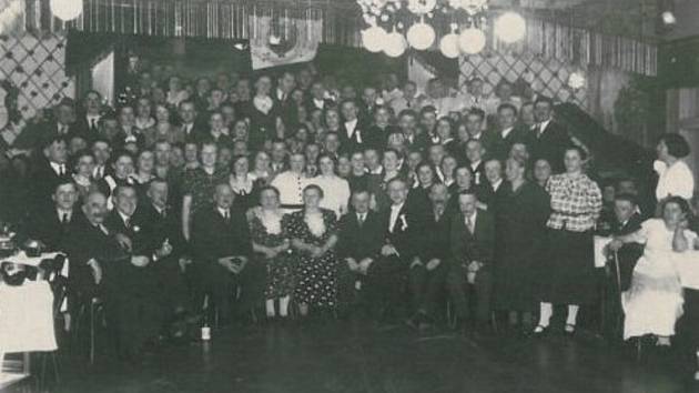 Rodinná firma Eska v roce 1936.