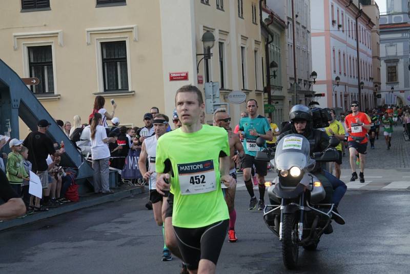 Závodníci Mattoni 1/2Maratonu 2016 v Českých Budějovicích.