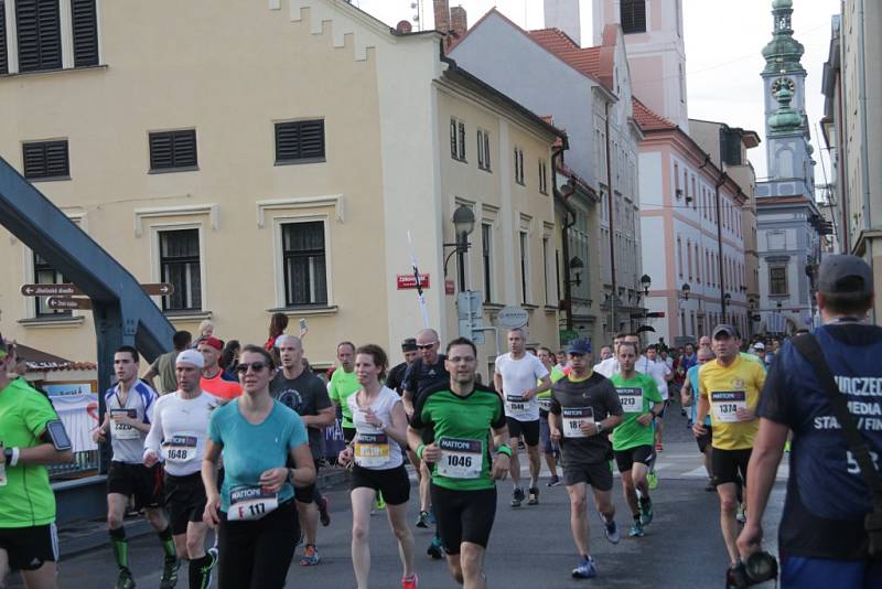 Závodníci Mattoni 1/2Maratonu 2016 v Českých Budějovicích.