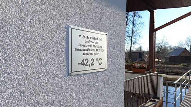 Rekordní mráz - 42,2 °C byl naměřen 11. 2. 1929 u Stecherova mlýna u Českých Budějovic. Událost připomíná pamětní deska. Stecherův mlýn dnes.
