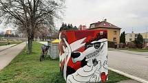 Na Jiráskově nábřeží nechala kontejner na vysloužilé elektropřístroje vyzdobit graffiti designem společnost Asekol.