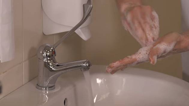 VIDEO: Nemocnice radí, jak si správně umýt ruce a chránit se před nákazou -  Českobudějovický deník