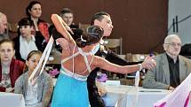 Prestižní taneční soutěž začala v novohradských tanečních. Dneska se v ní získávají body pro účast v mistrovství republiky.