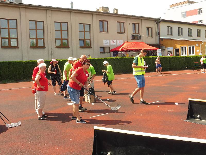 Družstva seniorů sportovala na seniorských hrách.