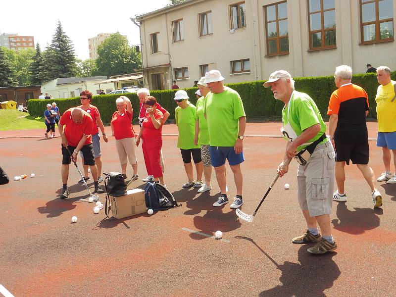 Družstva seniorů sportovala na seniorských hrách.