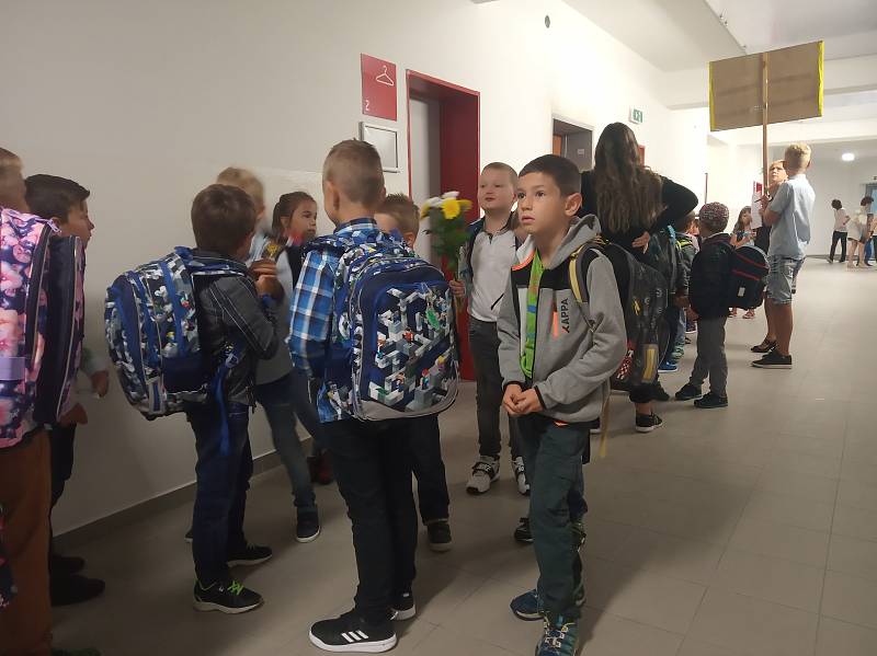 První školní den uvítali nové prvňáčky i na základní škole Oskara Nedbala v Českých Budějovicích.