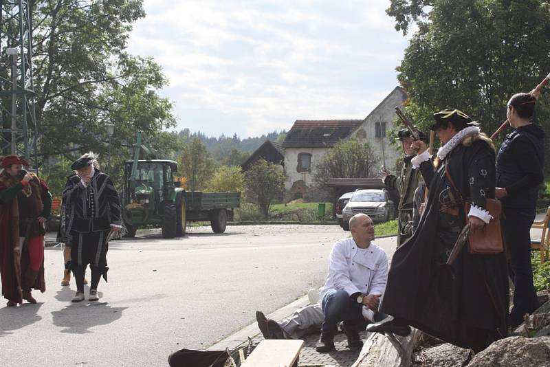 Na Rožmberských dnech v Hojné Vodě nechyběli skláři ani pečené husy.