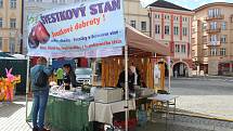 Švestkové trhy na českobudějovickém náměstí Přemysla Otakara II. přilákaly mnoho kolemjdoucích.
