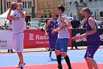 České Budějovice - Sobota 10. června patří na náměstí Přemysla Otakara II. v Českých Budějovicích basketbalu. Po roce tam dorazila Chance 3x3 Tour. U Samsona vyrostly čtyři kurty s mobilními koši.