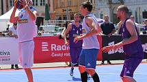 České Budějovice - Sobota 10. června patří na náměstí Přemysla Otakara II. v Českých Budějovicích basketbalu. Po roce tam dorazila Chance 3x3 Tour. U Samsona vyrostly čtyři kurty s mobilními koši.