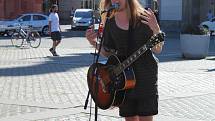 V Českých Budějovicích na Buskers festu vystupuje třeba Gus Ring, který sem přijel až ze Švédska.