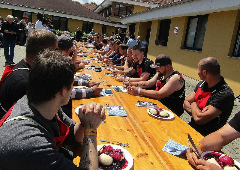 V Borovanech u Českých Budějovic se od 9. do 10. července uskutečnil rodinný festival Borůvkobraní. Po dvouleté přestávce se na pestrý program vrátila i soutěž o největšího jedlíka borůvkových knedlíků.