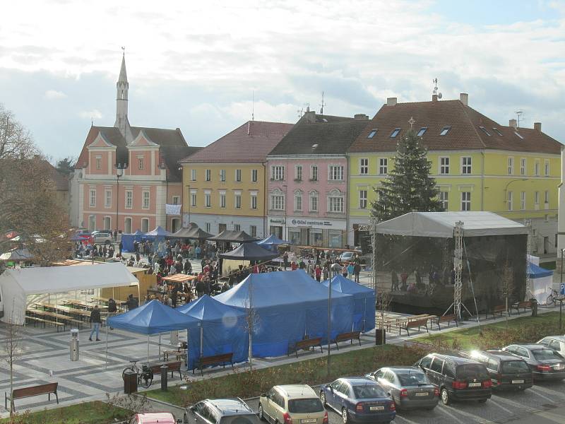 Vánoční trhy na jihu Čech. Ilustrační foto.