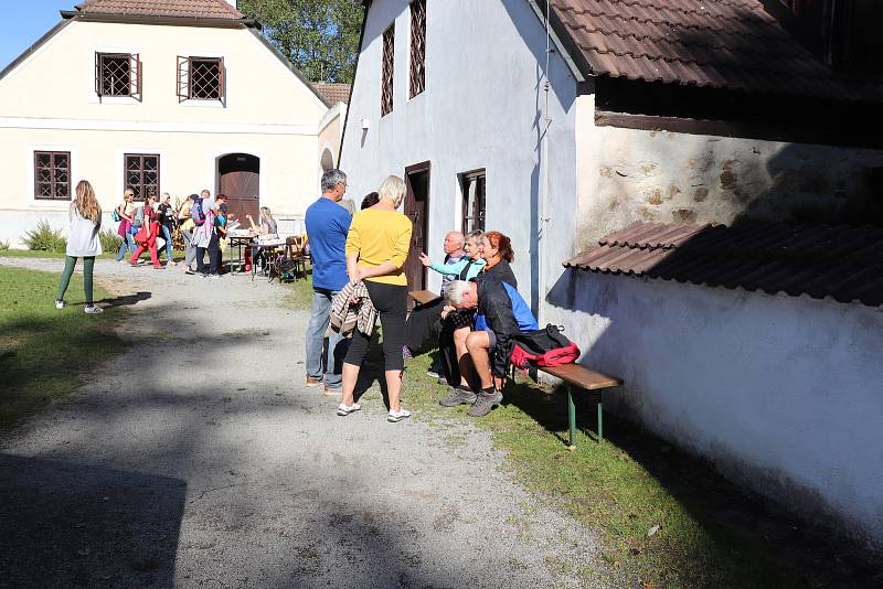 Podzimní výlet z Trhových Svinů na Buškův Hamr.