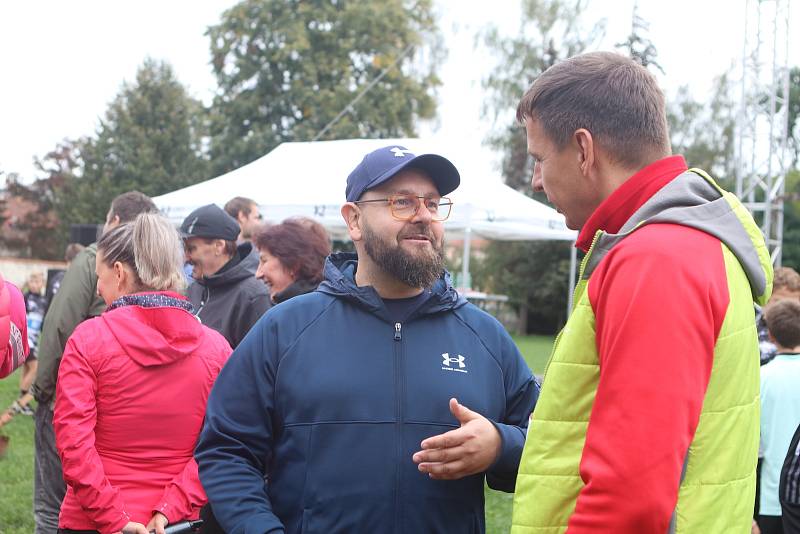 Běh jihočeských nadějí na Sokolském ostrově v Českých Budějovicích přilákal stovky sportovců na několika tratích. Výtěžek poputuje jihočeským talentovaným dětem, dále dětem ze sociálně slabších rodin, dětských domovů, ale i sportovním klubům.