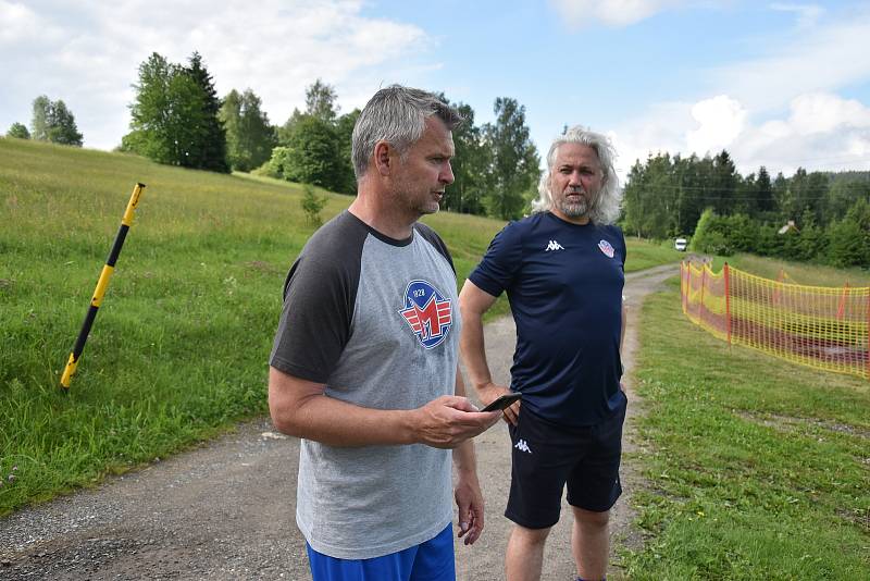 Hokejisté Motoru nabírají kondici na soustředění na Lipně.