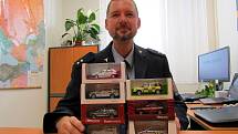 Mluvčí jihočeských celníků poručík Radek Kréda je nadšený sběratel modelů aut.