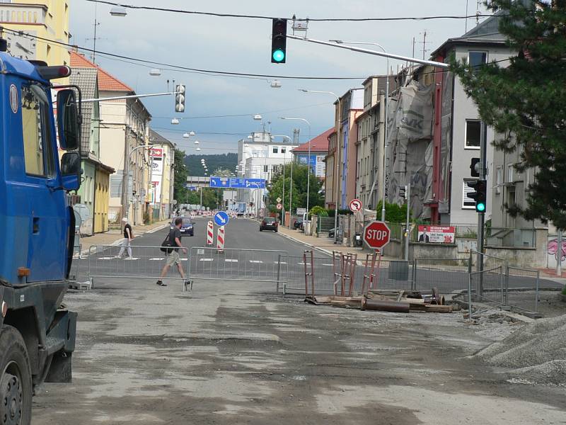 Rekonstrukce Mánesovy ulice v Českých Budějovicích. Konec července 2019.