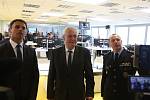 Prezident Miloš Zeman navštívil operační středisko Policie ČR na Lannově třídě. 