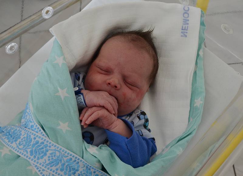 Martin Kortus z Bechyně. Syn Věry a Pavla Kortusových se narodil 20. 10. 2021 ve 4.33 hodin. Při narození vážil 4300 g a měřil 52cm. Doma ho přivítal bráška Vojtíšek (3).
