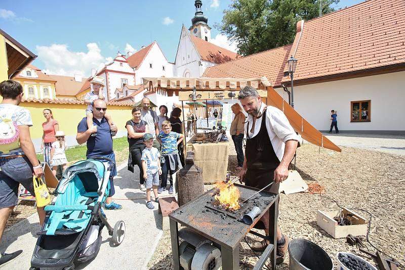 Borovany přivítali ovce, ovčáky i jejich psy.