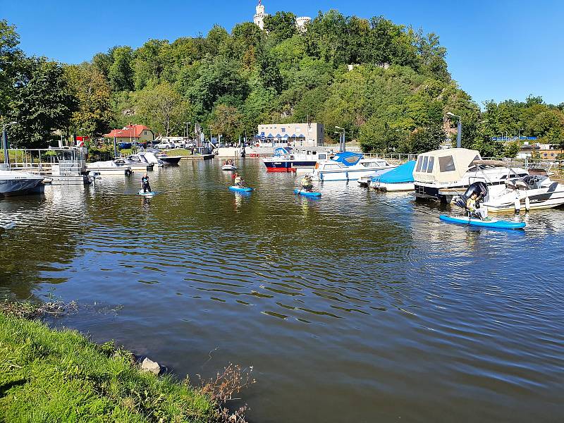 Poprvé v historii závodili na paddleboardech vozíčkáři.