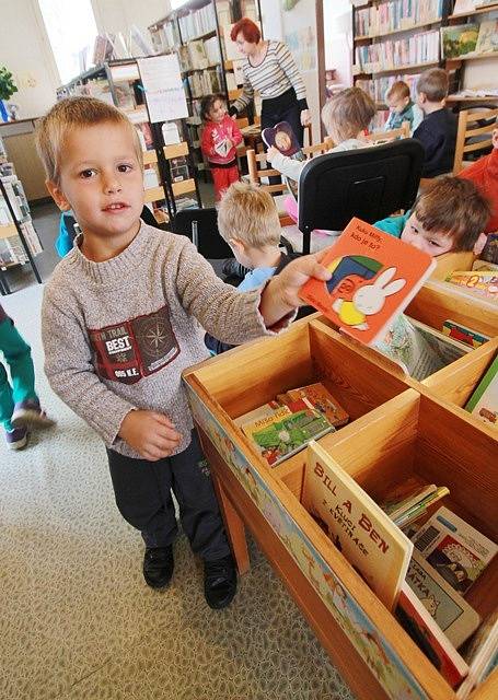 Týden knihoven v Českých Budějovicích.  Poprvé do knihovny na sídlišti Vltava zamířily děti z Mateřské školy Jizerská.