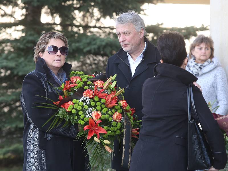 Jiří Pomeje zemřel po dlouhé nemoci. Poslední rozloučení se konalo v Českých Budějovicích.