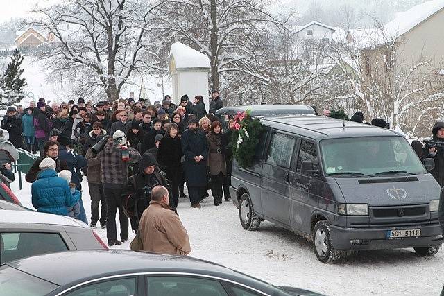 Pohřeb Jiřiny Jiráskové v Malenicích.