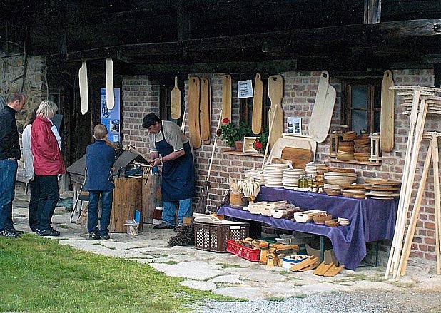 Skanzen za humny ožije.